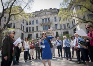Balade : Quelques pas pour remonter le temps (Joanne Burgess)