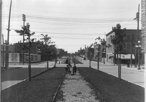 Angle des rues Sainte-Catherine et Pie-IX, Montréal, QC, 1916, Wm. Notman & Son, Musée McCord, VIEW-16184
